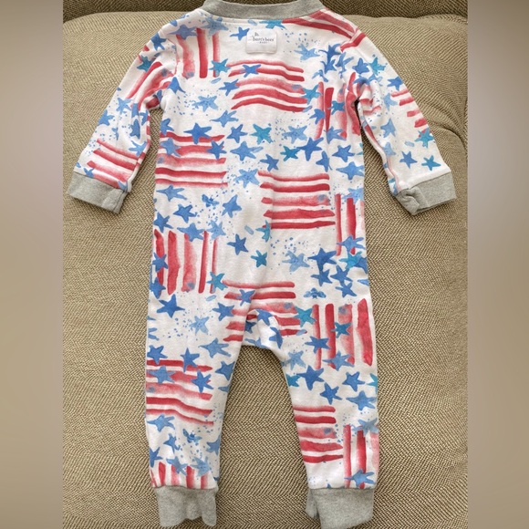 Burt’s Bees Organic Cotton Footless Zip Pajamas. 4th of July Flags Style. 6-9M. - Picture 3 of 8